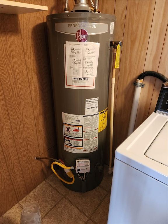 Image 18 of property listing at 110 SHADY LANE, Satsuma, FL 32189