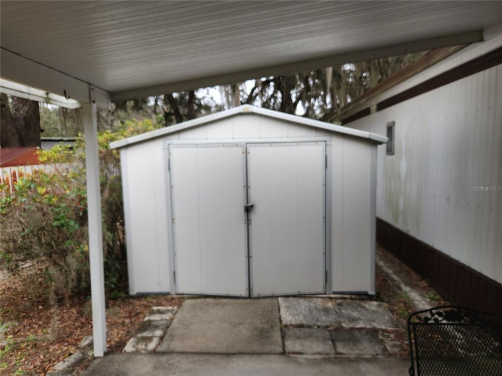 Image 19 of property listing at 110 SHADY LANE, Satsuma, FL 32189