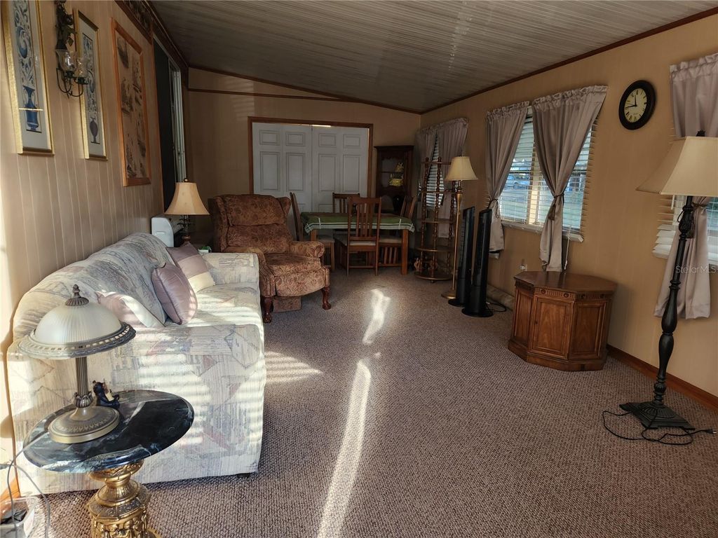 Image 5 of property listing at 110 SHADY LANE, Satsuma, FL 32189