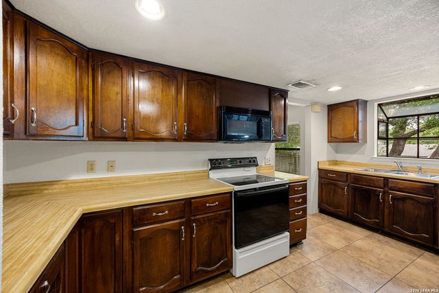 8327 Shallow Creek, San Antonio, TX 78251