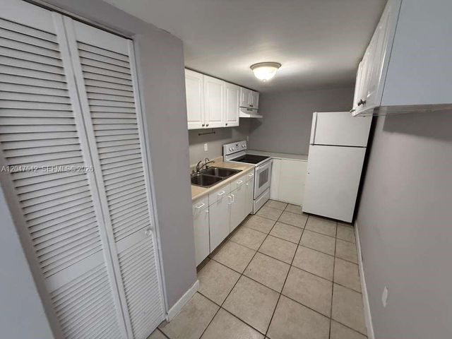 6950 W 6th Avenue 509, Hialeah, FL 33014