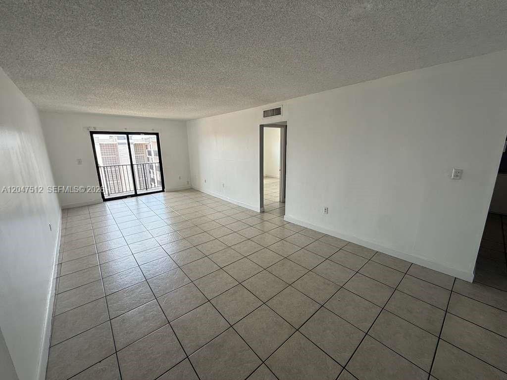 6950 W 6th Avenue 509, Hialeah, FL 33014