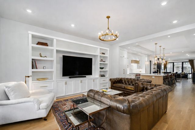 2622 N Racine Avenue 1, Chicago, IL 60614