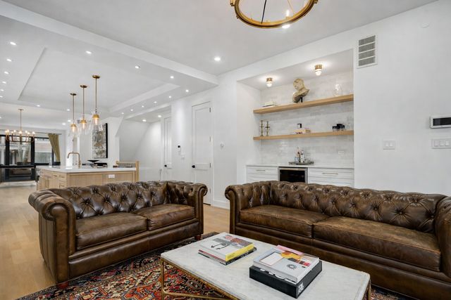 2622 N Racine Avenue 1, Chicago, IL 60614