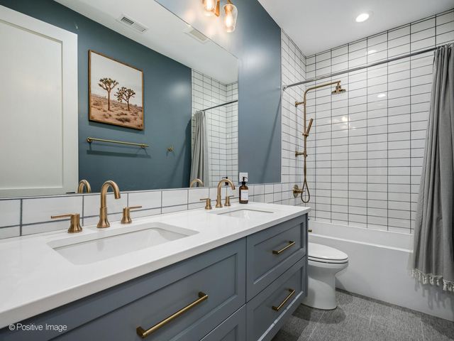 2622 N Racine Avenue 1, Chicago, IL 60614