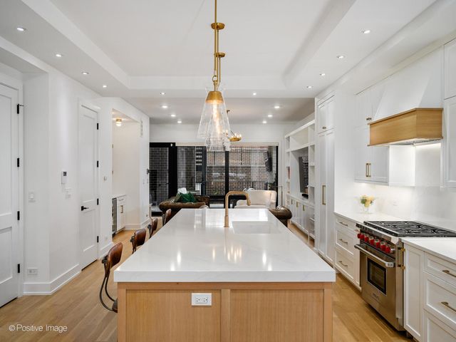 2622 N Racine Avenue 1, Chicago, IL 60614