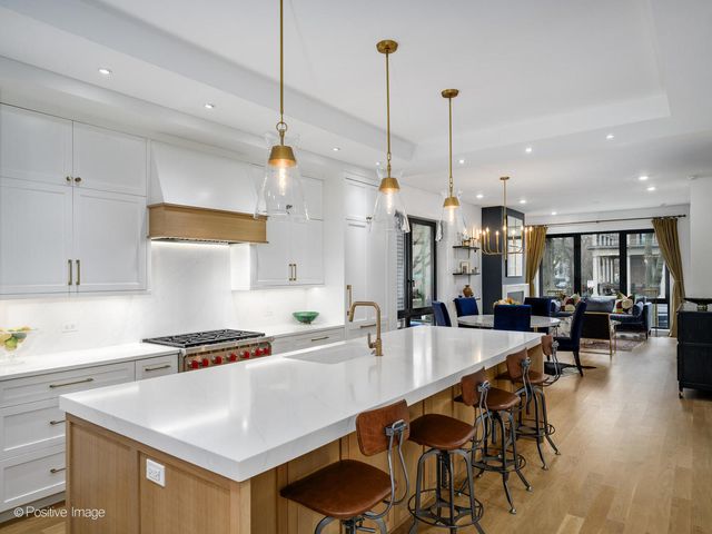 2622 N Racine Avenue 1, Chicago, IL 60614