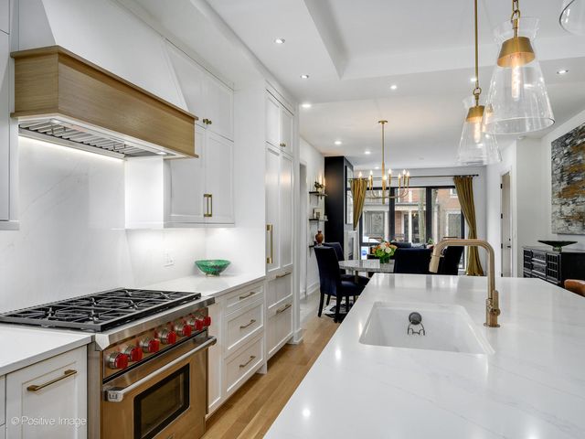 2622 N Racine Avenue 1, Chicago, IL 60614