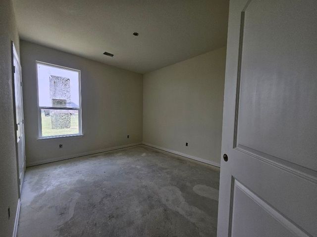 901 Silverleaf Drive, Ennis, TX 75119
