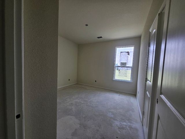 901 Silverleaf Drive, Ennis, TX 75119