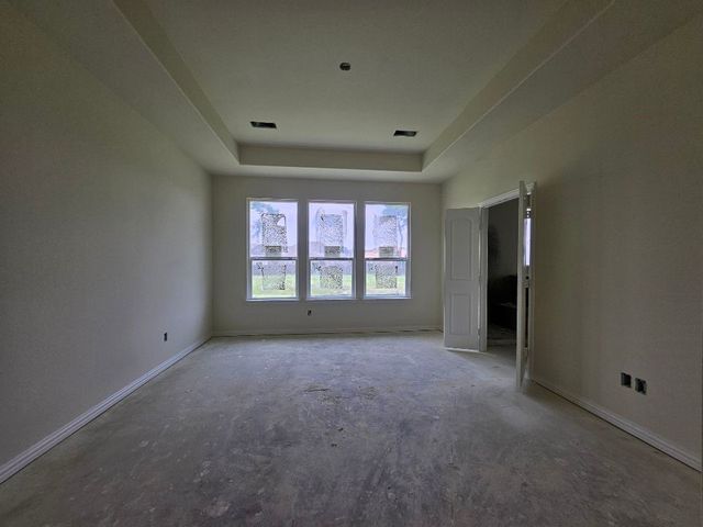 901 Silverleaf Drive, Ennis, TX 75119