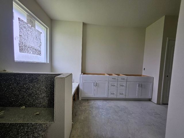 901 Silverleaf Drive, Ennis, TX 75119