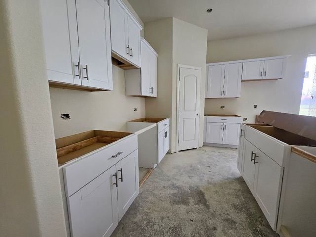 901 Silverleaf Drive, Ennis, TX 75119