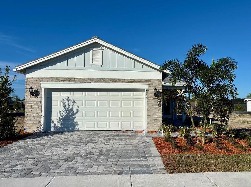 4007 Russell Court Compass 137, Vero Beach, FL 32960