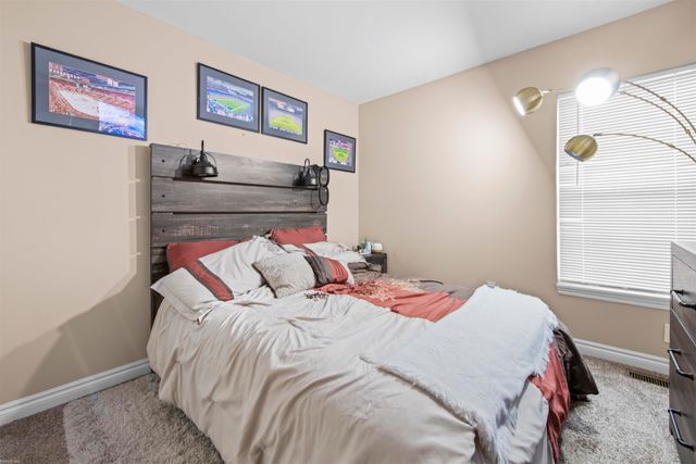 21627 E 11 Mile Road, St Clair Shores, MI 48081