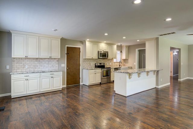 3152 W Morris Avenue, Fresno, CA 93711