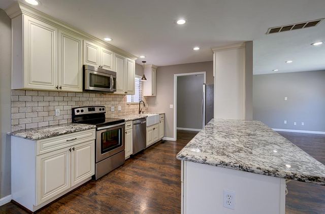 3152 W Morris Avenue, Fresno, CA 93711