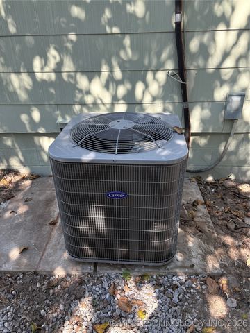 119 N Columbia Avenue, Tulsa, OK 74110