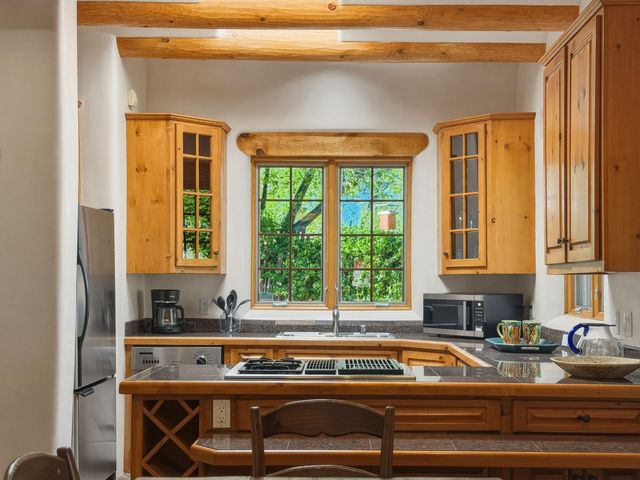 502 Camino Sin Nombre, Santa Fe, NM 87505