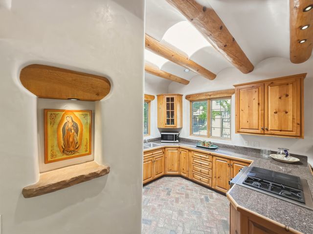 502 Camino Sin Nombre, Santa Fe, NM 87505