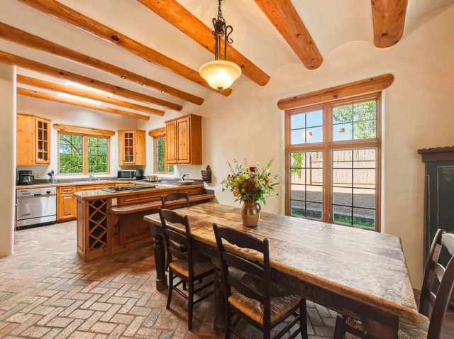 502 Camino Sin Nombre, Santa Fe, NM 87505