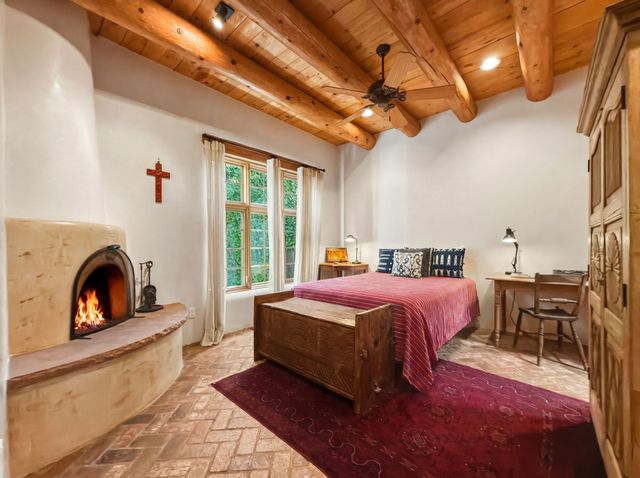 502 Camino Sin Nombre, Santa Fe, NM 87505