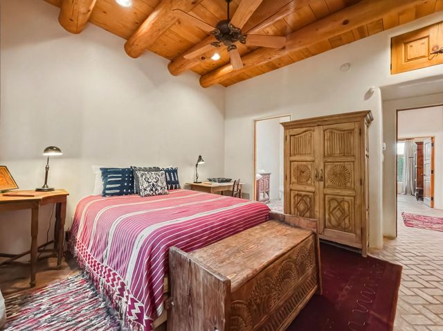 502 Camino Sin Nombre, Santa Fe, NM 87505
