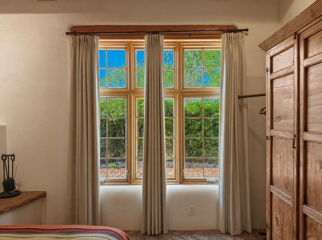 502 Camino Sin Nombre, Santa Fe, NM 87505