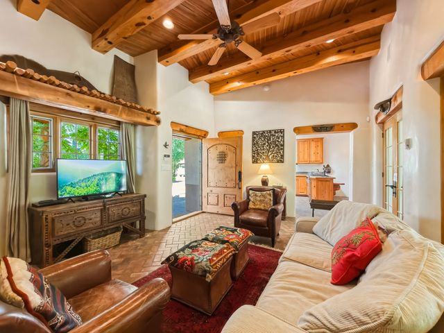 502 Camino Sin Nombre, Santa Fe, NM 87505