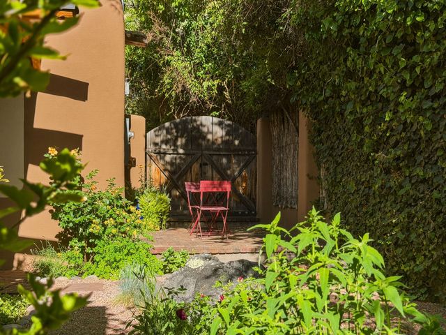 502 Camino Sin Nombre, Santa Fe, NM 87505