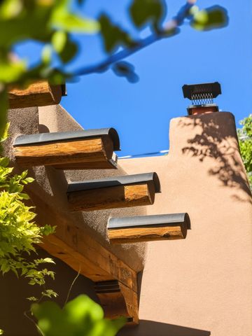 502 Camino Sin Nombre, Santa Fe, NM 87505