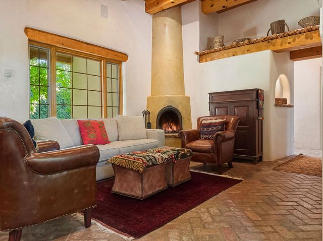 502 Camino Sin Nombre, Santa Fe, NM 87505