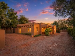 502 Camino Sin Nombre, Santa Fe, NM 87505
