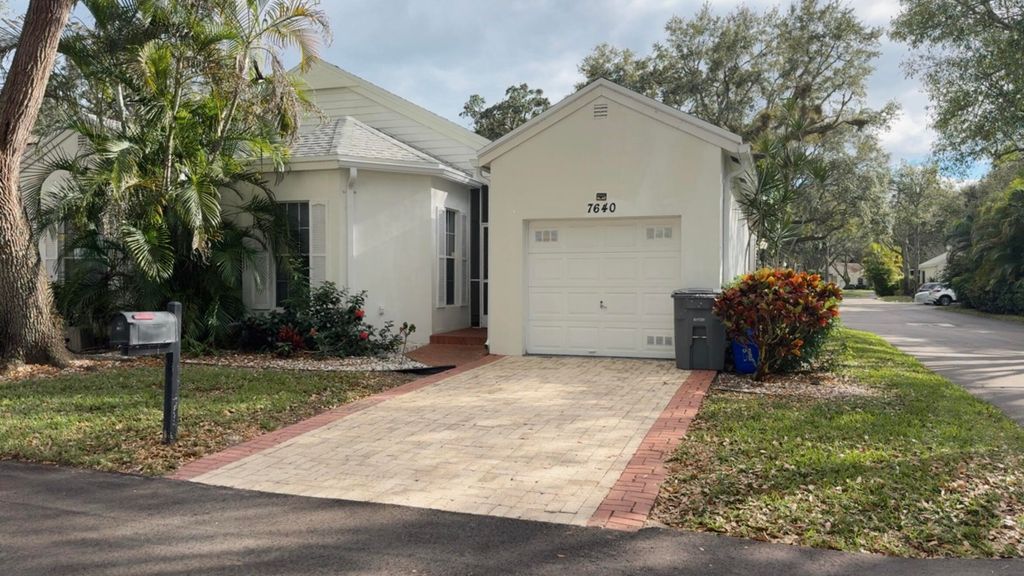 7640 Forest Green Ln, Boynton Beach, FL 33436