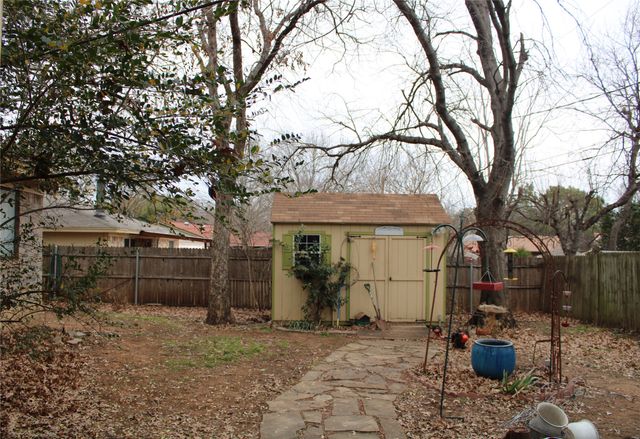 513 Baldwin Avenue, Crowley, TX 76036