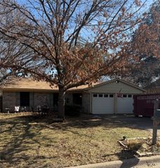 513 Baldwin Avenue, Crowley, TX 76036