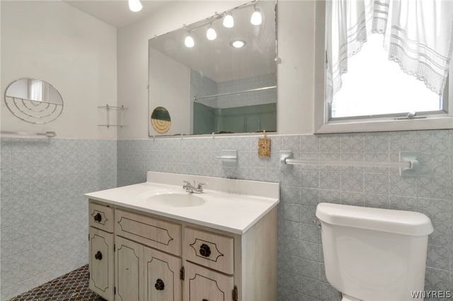 34 Knowlton Avenue, Tonawanda, NY 14217