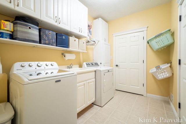 12909 Victory Woods Drive Ne, Vergennes Twp, MI 49331