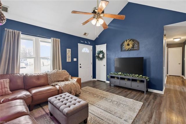 321 Belle Ridge CT, Chesapeake, VA 23322