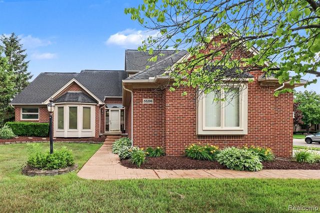 55206 Leonard Court, Shelby Twp, MI 48316