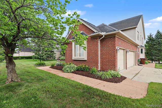 55206 Leonard Court, Shelby Twp, MI 48316