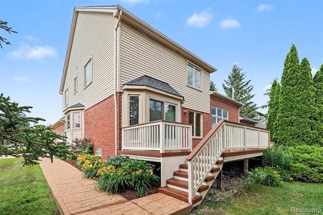 55206 Leonard Court, Shelby Twp, MI 48316