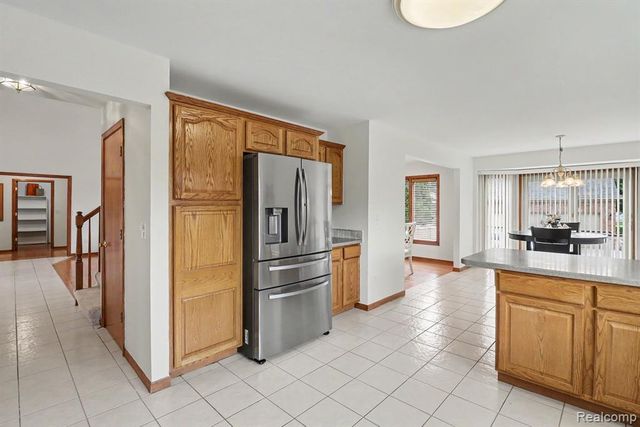 55206 Leonard Court, Shelby Twp, MI 48316