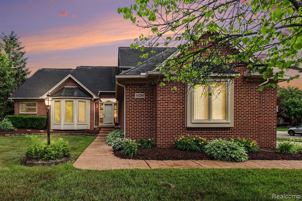 55206 Leonard Court, Shelby Twp, MI 48316