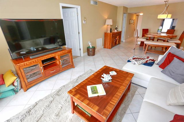801 N Ocean Boulevard 803, Pompano Beach, FL 33062