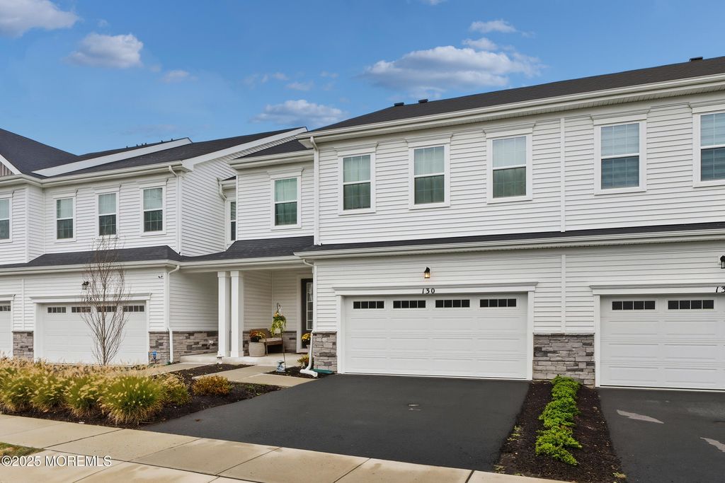 130 Woolley Court, Oakhurst, NJ 07755
