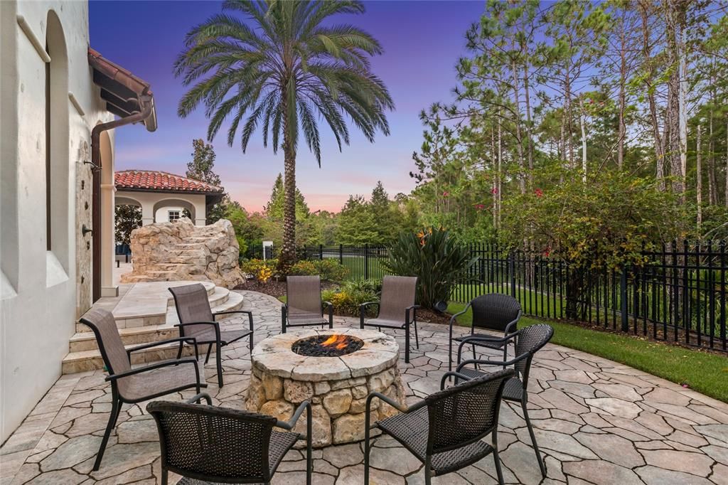 Image 9 of property listing at 10151 ENCHANTED OAK DRIVE, Golden Oak, FL 32836