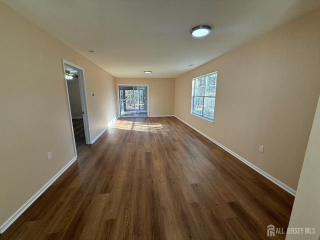 351 Constitution Circle, North Brunswick, NJ 08902