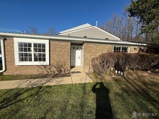 351 Constitution Circle, North Brunswick, NJ 08902