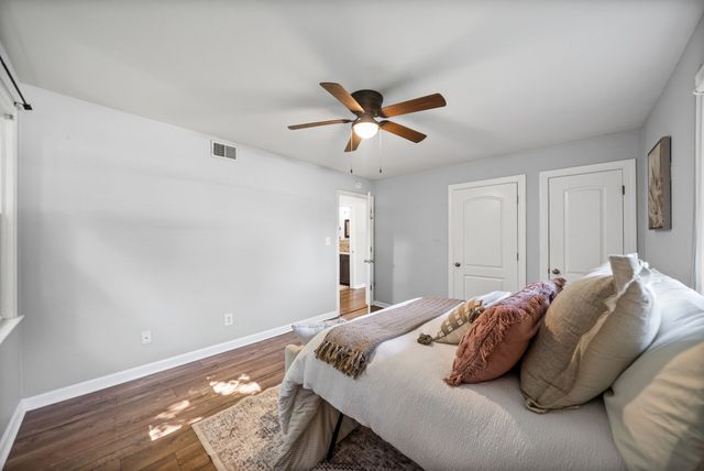 16 Donelson Dr, Clarksville, TN 37042